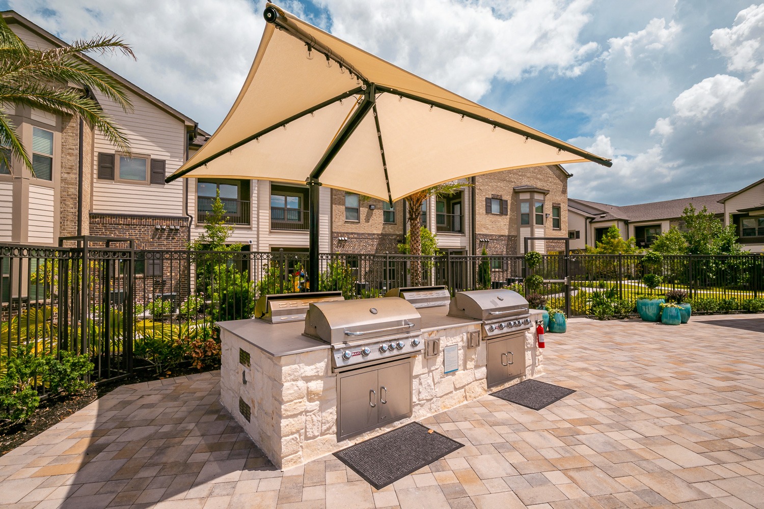 Vale Luxury Apartments, 4209 Spring Stuebner Rd, Spring