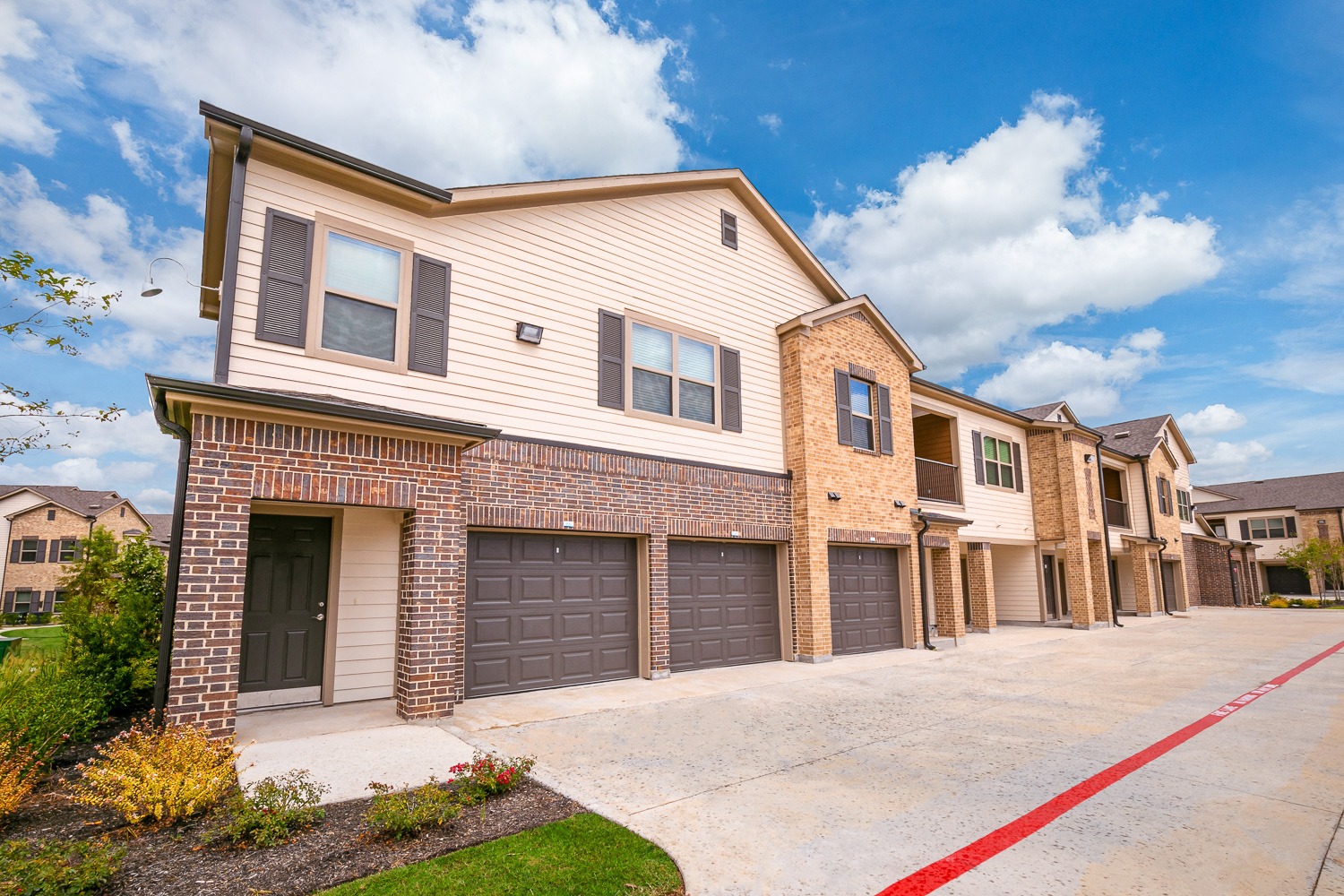 Vale Luxury Apartments, 4209 Spring Stuebner Rd, Spring