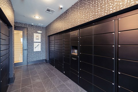 24/7 Luxer Package Lockers