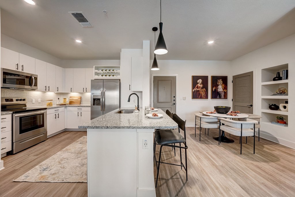 Kitchen & Dining Area