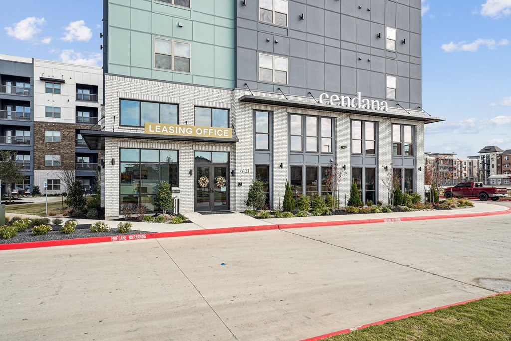 Leasing Office Entrance