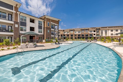 Relaxing Saltwater Pool with Wi-Fi, Sun Shelves & Grill Areas