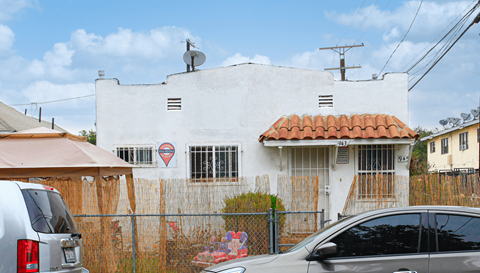 943 E 87Th Pl 1 Apartment for Rent