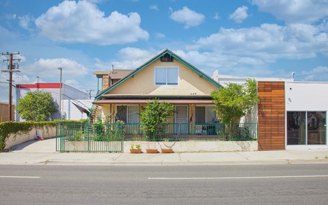 639 E. Willow St. Studio Apartment for Rent