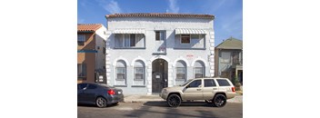 327 W 45th St
