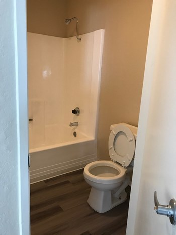 1840 S. Nelson Street Studio-2 Beds Apartment for Rent - Photo Gallery 2