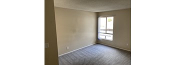1 bed 1 bath Upstairs, Front