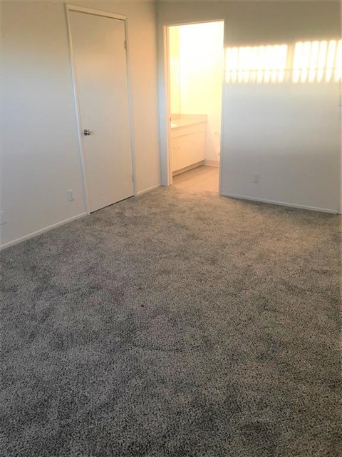 618 W. Dryden St. 2 Beds Apartment for Rent