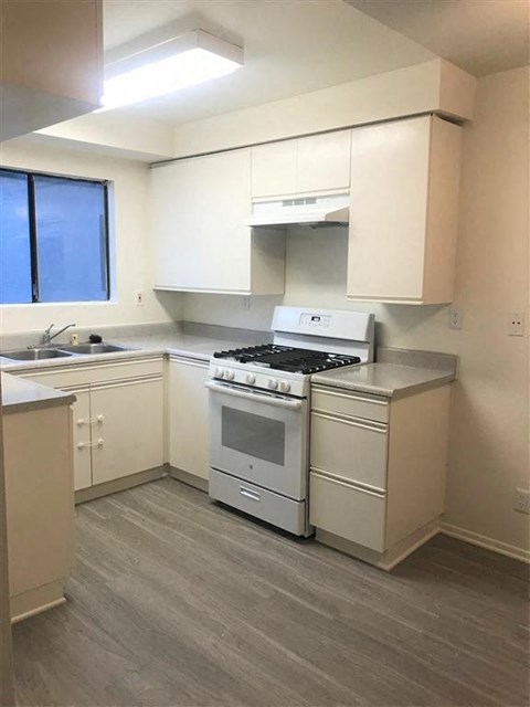 618 W. Dryden St. 2 Beds Apartment for Rent