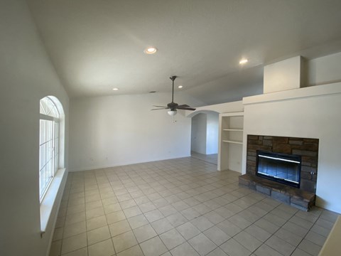 18616 Verano Street 4 Beds Apartment for Rent