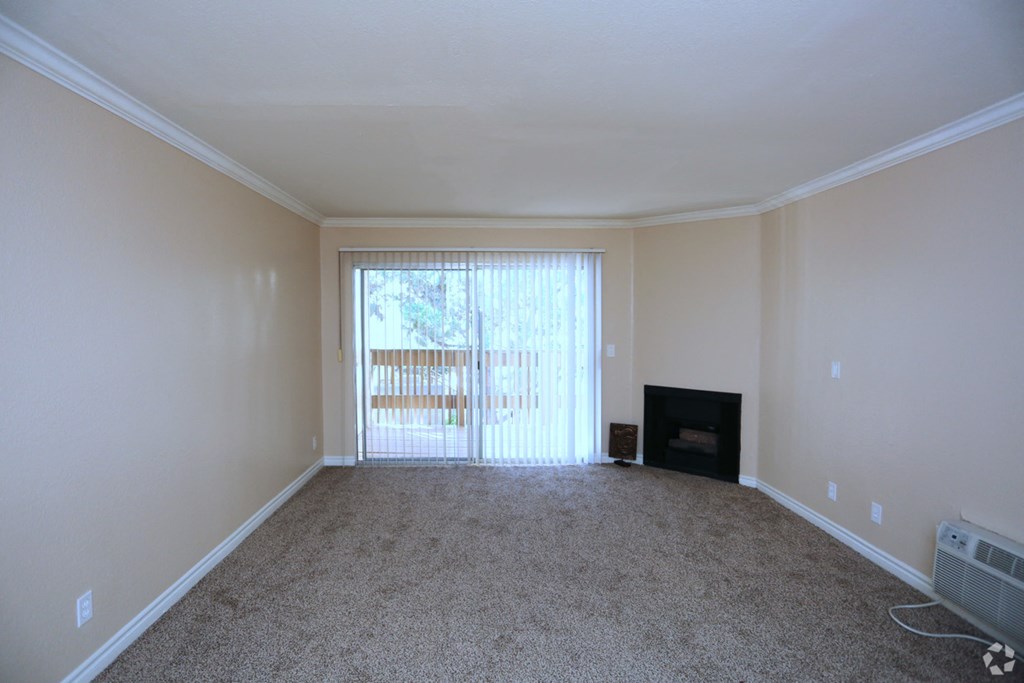 2x2 living room with patio