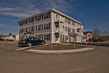 16 Blue Spruce Farm Road 1-2 Beds Apartment for Rent - Photo Gallery 3