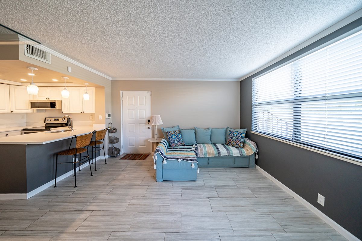 Bella Lago Vista Apartments