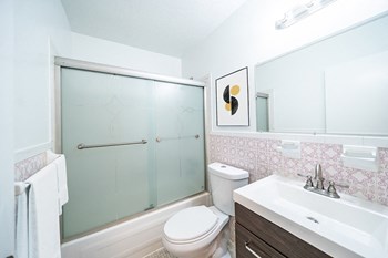 713-717-721 SW 13 Ave 1-3 Beds Apartment for Rent - Photo Gallery 15