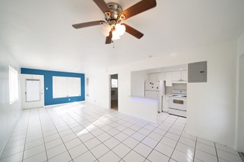 713-717-721 SW 13 Ave 1-3 Beds Apartment for Rent - Photo Gallery 17