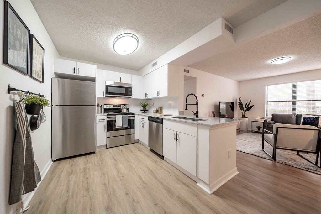 Fully Equipped Kitchen at Northlake Apartments, Florida, 32218