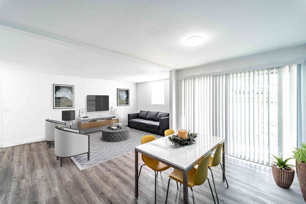 Living Area at Red Bay Apartment Complex, Jacksonville, FL, 32211