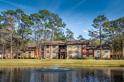 Northlake Apartments