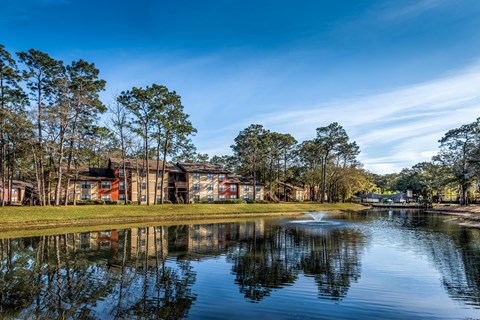 Northlake Apartments