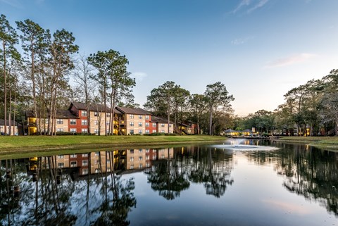 Northlake Apartments