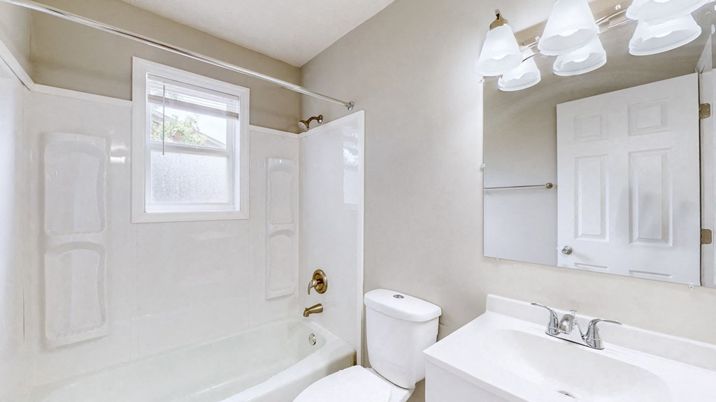 Patriot Crossing - Bathroom