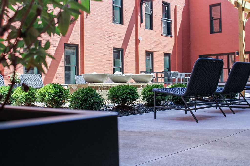 Grocers Ice Lofts - Exterior Courtyard