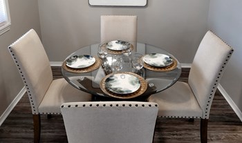 Dining Room - Photo Gallery 6