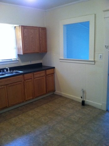 306 S 43rd St 4 Beds Apartment for Rent - Photo Gallery 6