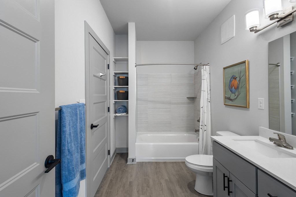 Bath at The Warren Apartments, Indiana