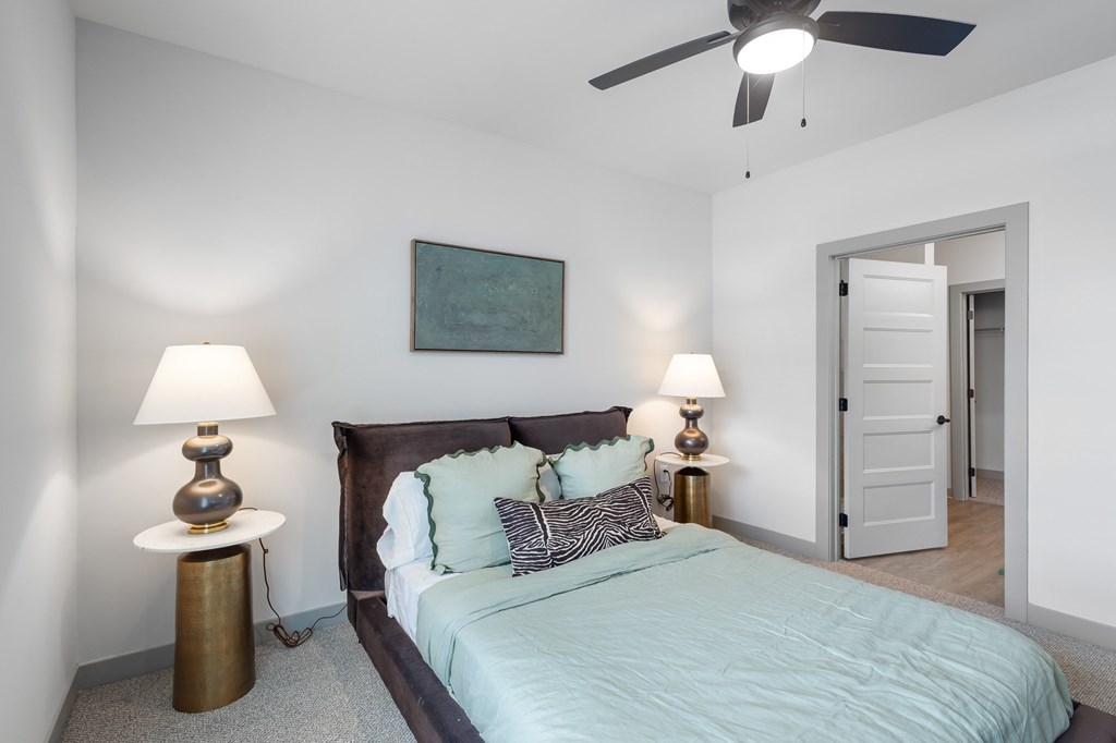 Bedroom at The Warren Apartments, Jeffersonville, IN, 47130