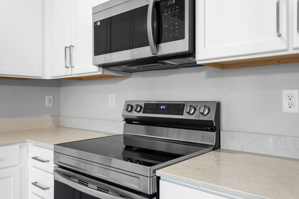 Modern Kitchen at Forest Edge Apartments, Indiana