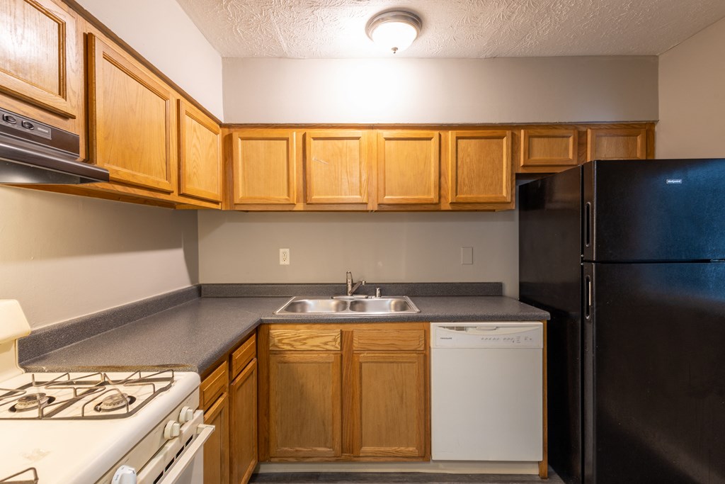 Thoroughbred Crossing - Kitchen