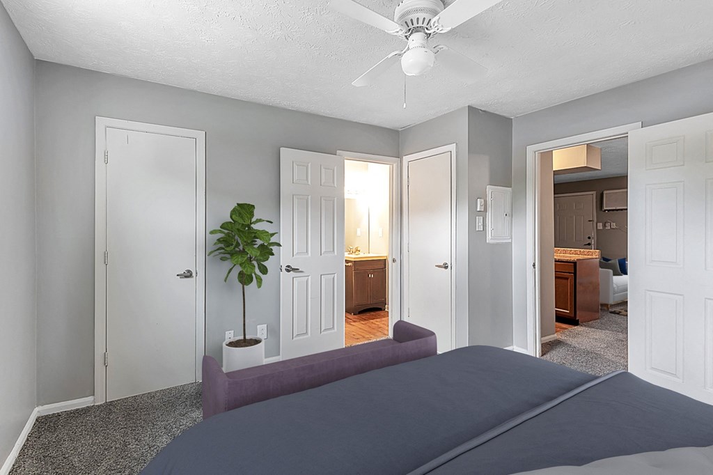 Bedroom With Closet at Caballo Crossing, Lexington, KY, 40511