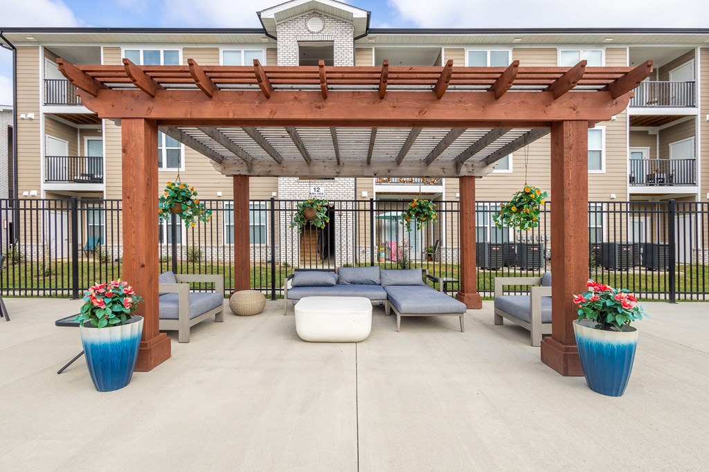 Poolside Lounge at Lakeside Gardens, Jeffersonville, 47130