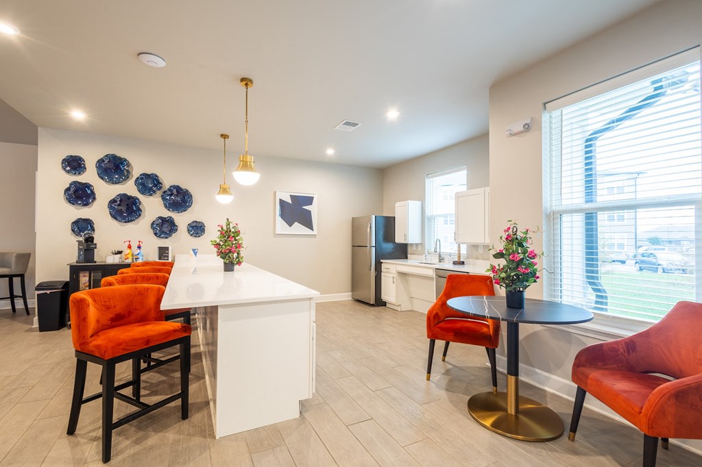 Lakeside Gardens Apartments, 4101 Herb Lewis Rd., Jeffersonville, IN