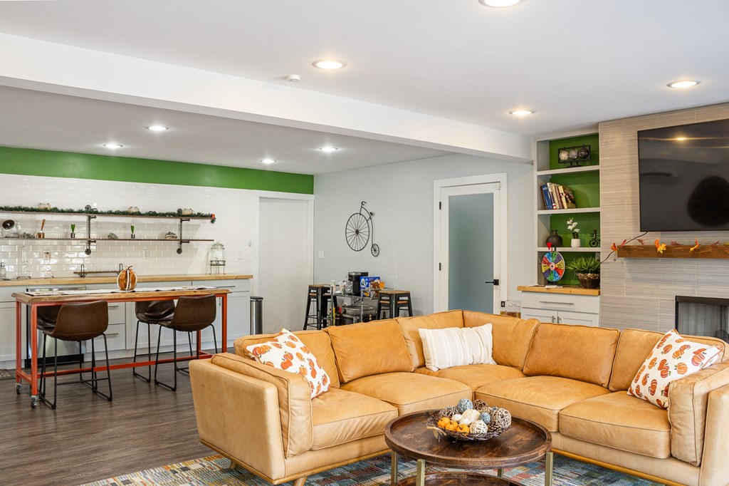 The Hideaway - Clubhosue