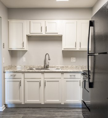 Cambridge Apartments - Kitchen - Photo Gallery 6