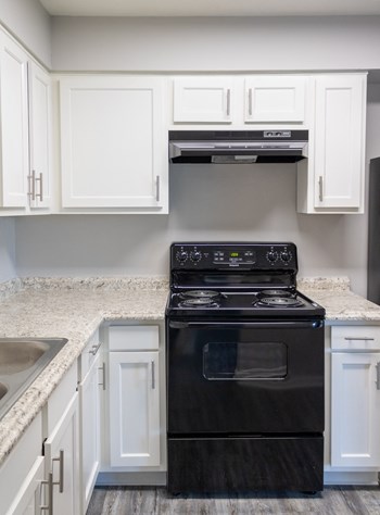 Cambridge Apartments - Kitchen - Photo Gallery 5