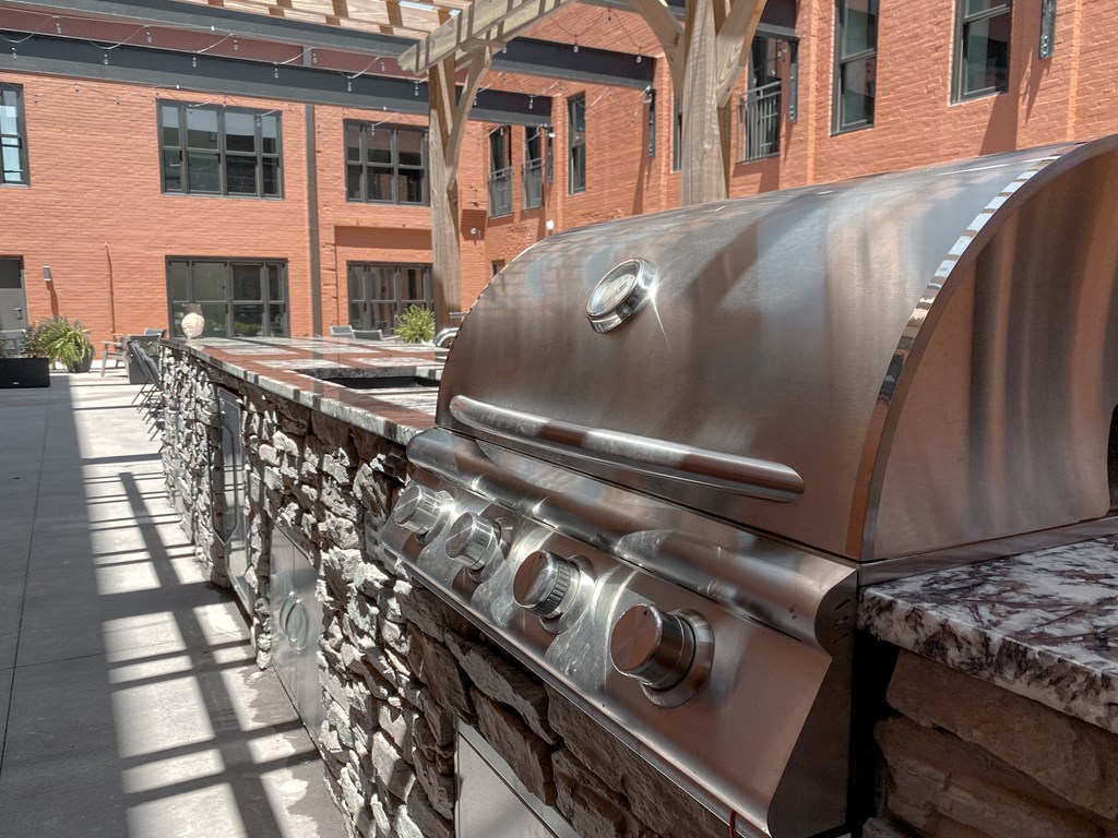 Grocers Ice Lofts - Exterior Grill