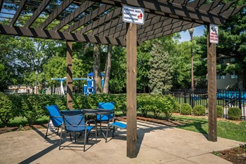 Regal Park - Exterior Pergola - Photo Gallery 5