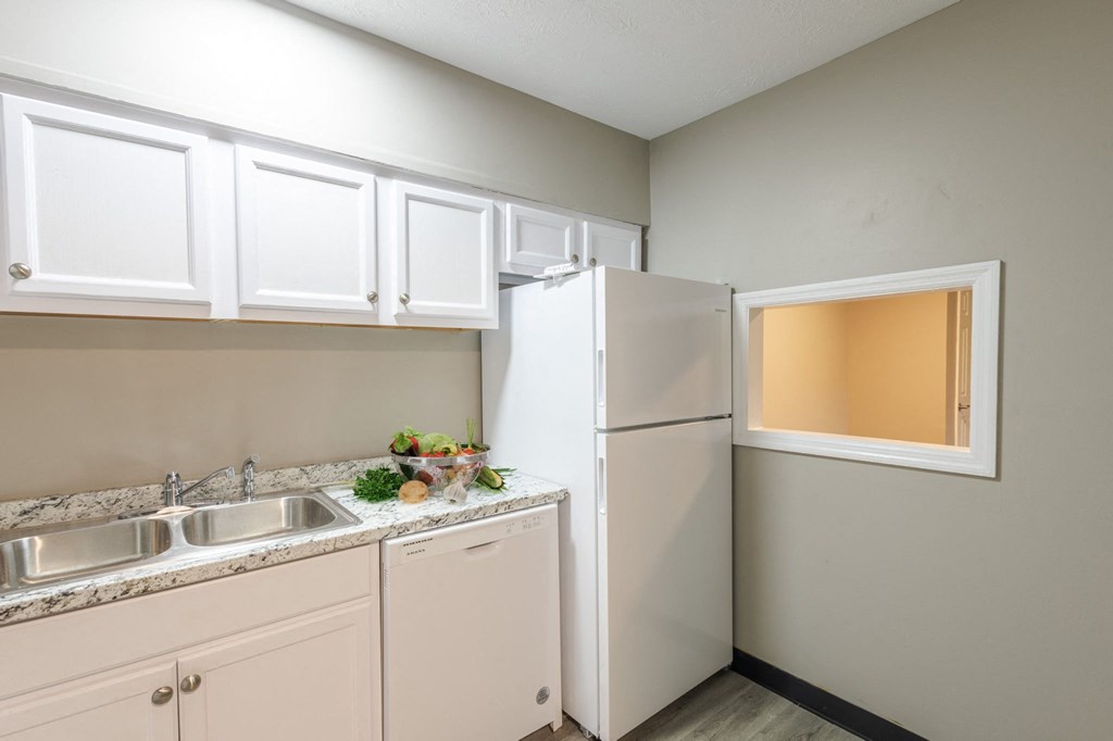 Thoroughbred Crossing - Kitchen