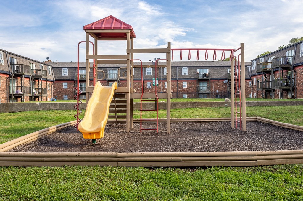 Throughbred Crossing - Playground