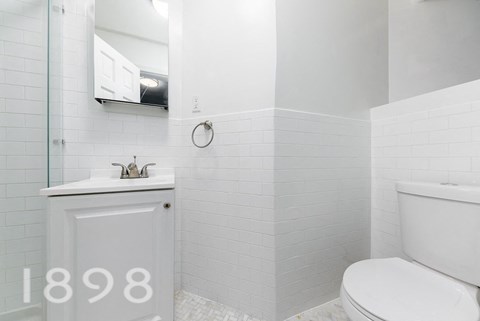 41-45 52Nd Street Studio-3 Beds Apartment for Rent