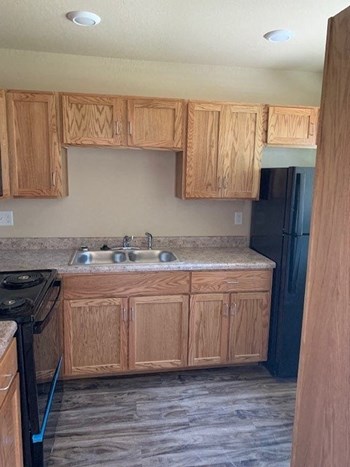 1421 N Division Street Studio-2 Beds Apartment, Affordable for Rent - Photo Gallery 2