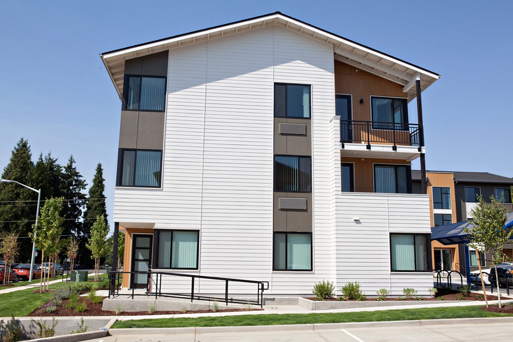 Country Crossroads Apartments, 955 West 17th Place, Junction City, OR RentCafe