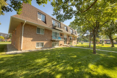 Clairemont Village Apt Bldg Exterior 2