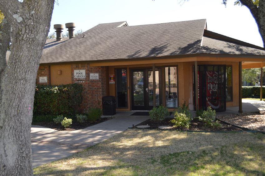 Overton Park Apartments, 220 E. Overton Rd, Dallas, TX RentCafe