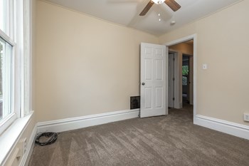 4017 Oswald 4 Beds House for Rent - Photo Gallery 5