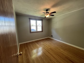 11203 S Christiana Ave 3 Beds Home, Illinois for Rent - Photo Gallery 4