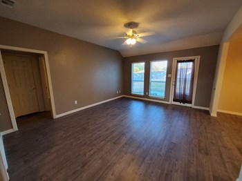 206 Rushcreek Drive 4 Beds Home, Texas for Rent - Photo Gallery 2